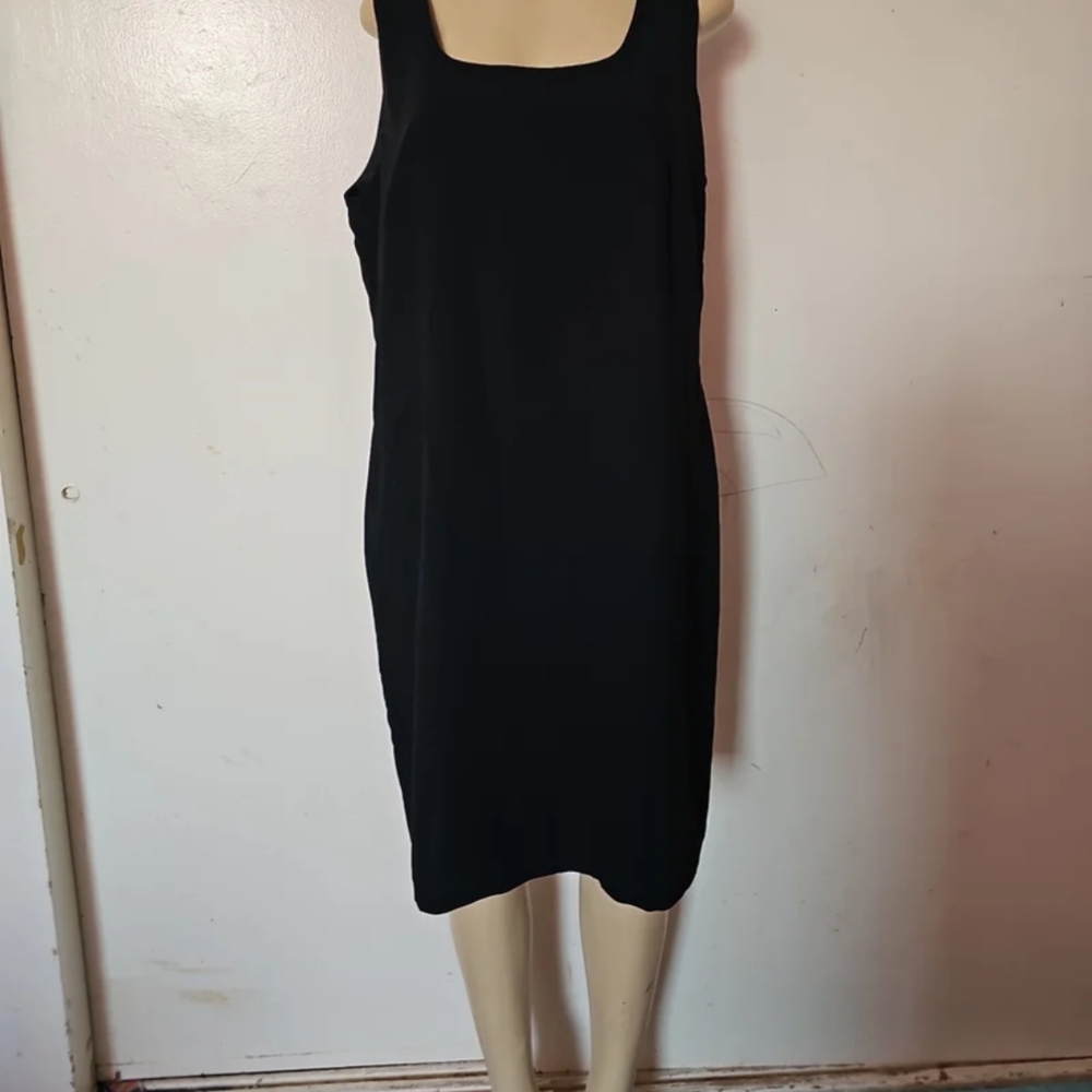 SMITH Classic Black Midi Dress